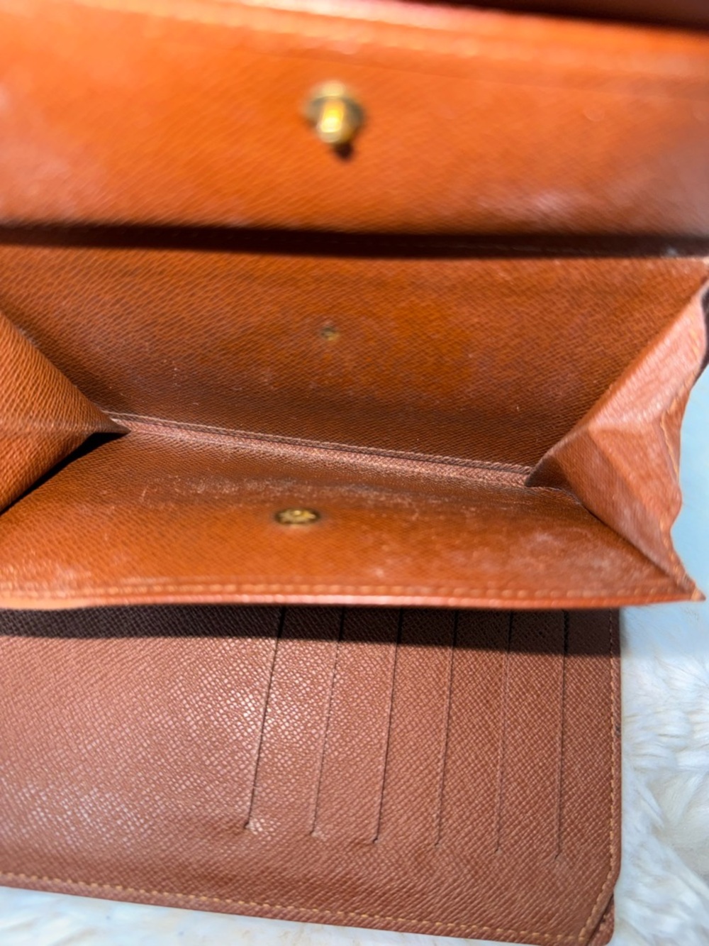 Louis Vuitton Monogram Alexandra Trifold Wallet. - Picture 12 of 15